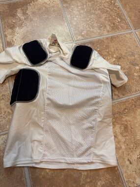 CRAMER Protective Padded Athletic Shirt in White with Black Pads YXL mesh